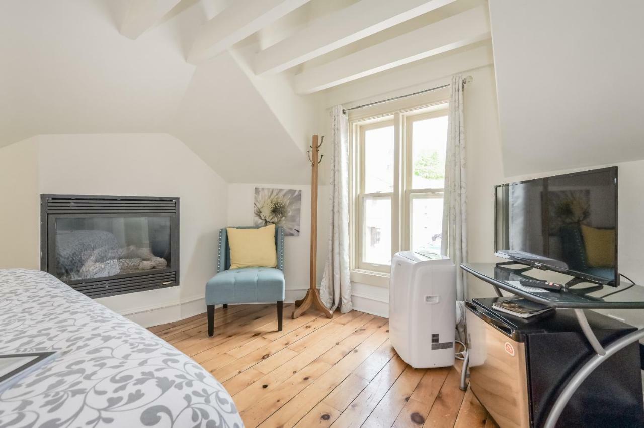 St Andrew Suites Fergus Ngoại thất bức ảnh